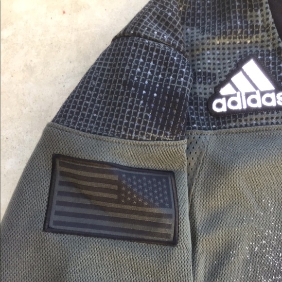 NWT Adidas Chicago Blackhawks Men’s Hockey Jersey Camo Salute to Service Size 50 - Picture 3 of 8